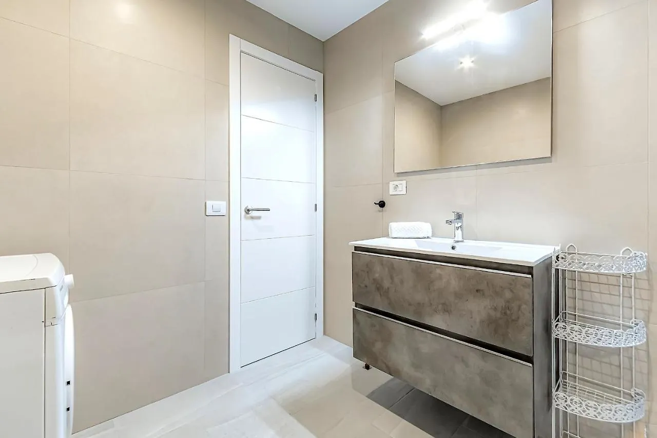 Recently Renovated Seaviews Paradise Court أذيخي 0*,