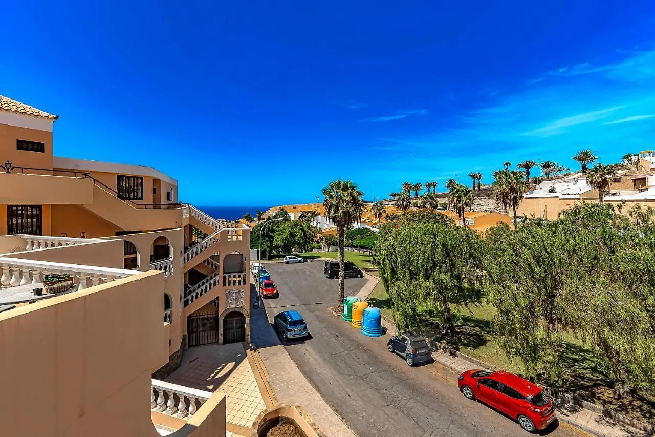 Recently Renovated Seaviews Paradise Court أذيخي 0*,  إسبانيا