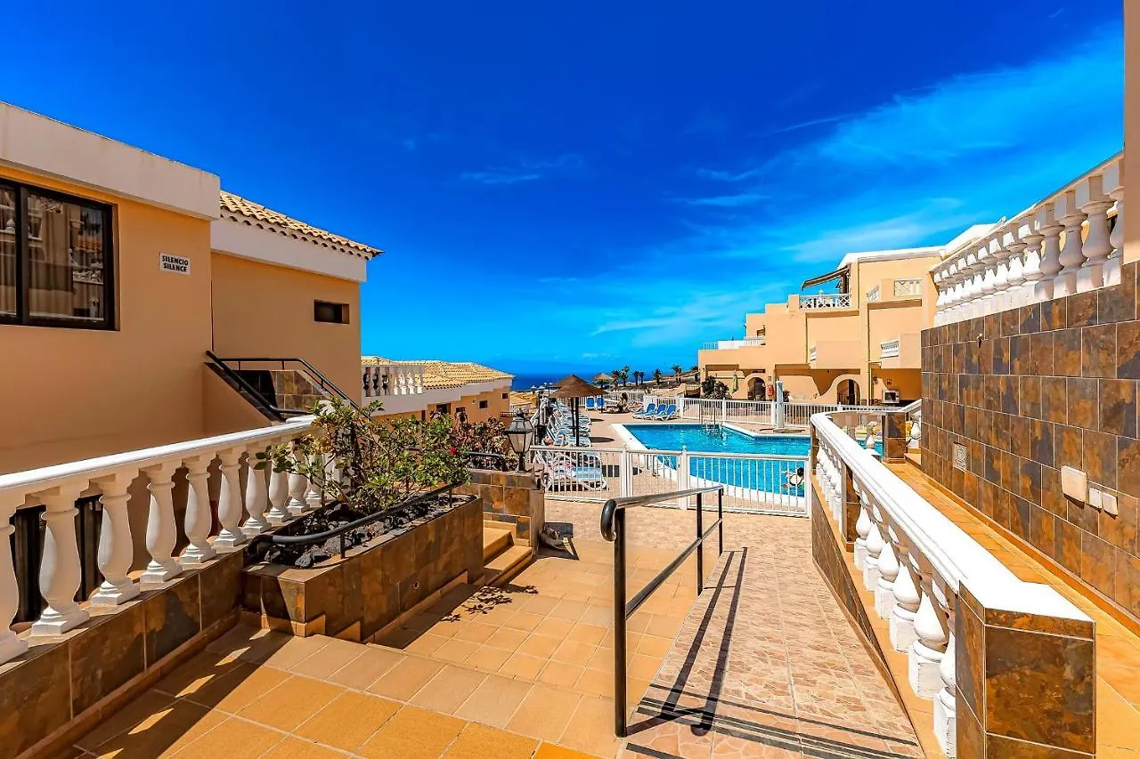 Recently Renovated Seaviews Paradise Court أذيخي شقة